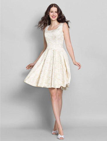Vestido de madrinha de casamento com decote quadrado e comprimento até ao joelho, com cordão e renda