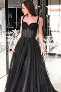Une robe de bal à ligne A avec bretelles cœur et tulle à pois noirs et perles  PSK206