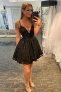 A-Linie V-Ausschnitt Schwarze Spaghettiträger Trägerloses Homecoming-Kleid