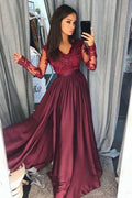 Abito da ballo bordeaux in linea A con scollo a V, maniche lunghe e applicazioni PG677