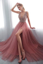 Vestido de festa/formal com decote em V, sem mangas, corte A, cauda longa e missangas PG791