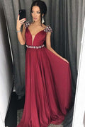 Robe de bal longue bordeaux à encolure en V et traîne évasée, ligne A, modèle PG793