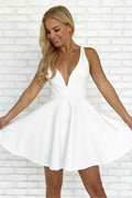 Robe de bal courte dos nu blanche à bretelles en satin ligne A pour le bal des finissants ou le bal de promo PD286