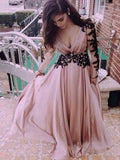 Abito da ballo lungo fino al pavimento in chiffon con scollo a V, maniche lunghe, applicazioni e linea a A elegante
