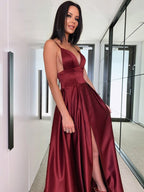 Vestidos de festa em cetim sem mangas com decote em V e elegantes folhos em linha A