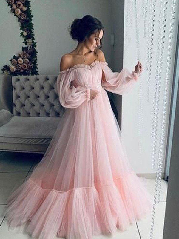 Vestidos de festa compridos com aplicações de tule evasé/elegantes, mangas compridas e ombros à mostra