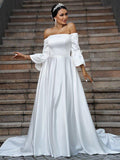 Vestidos de noiva estilo princesa com folhos, ombro descoberto, manga 3/4 e cauda comprida