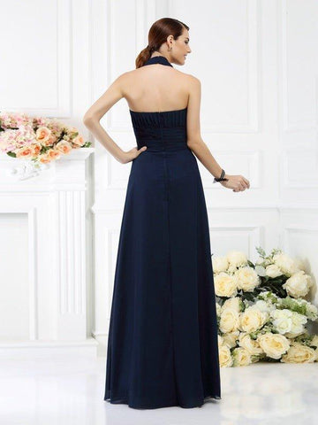 Vestidos de madrinha de casamento compridos em chiffon com pregas e decote em A/princesa