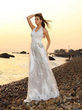 Vestidos de noiva de praia compridos com renda e decote em A/princesa, faixa/fita/cinto, sem mangas
