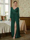 Robe de mariée pour la mère de la mariée en jersey princesse ligne A, avec perles, encolure en V, manches longues et traîne balayage