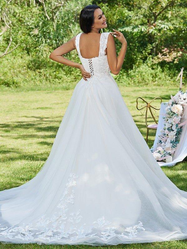 A-Line/Princess Lace Applique Sweetheart Sleeveless Sweep/Brush Train Wedding Dresses