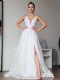 Vestidos de novia tipo A/princesa con volantes de encaje, escote en V, sin mangas y cola barrida/cepillo