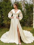 A-Line/Principessa Satin Chiffon Plissettato Scollo a V Maniche Lunghe Coda a Cattedrale Abiti da Sposa