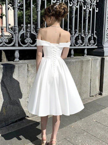 A-Linie/Princess-Linie Satin Rüschen Schulterfrei Ärmellos Knielang Brautkleider