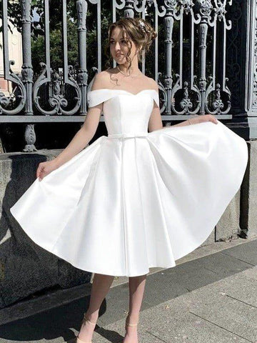 A-Linie/Princess-Linie Satin Rüschen Schulterfrei Ärmellos Knielang Brautkleider