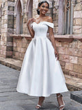 Vestidos de noiva estilo princesa com folhos em cetim e ombro descoberto, sem mangas e comprimento até ao tornozelo