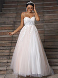 Vestidos de noiva princesa com aplicações em tule, corte em forma de coração, sem mangas e cauda longa/escova Vestidos de noiva princesa com aplicações em tule, corte em forma de coração, sem mangas e cauda longa/escova 