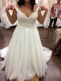 Vestidos de novia talla plus sin mangas, corte princesa y línea A, con escote en V, volantes de gasa y cola barrida