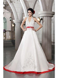 Vestido de novia largo de satén sin mangas con bordado de cuentas en escote en V y corte princesa