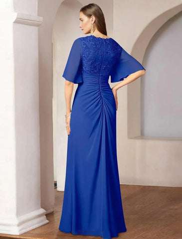 Elegantes, bodenlanges Chiffon-Kleid mit Trompeten- und V-Ausschnitt und halblangen Ärmeln und gerüschter Spitze für die Brautmutter