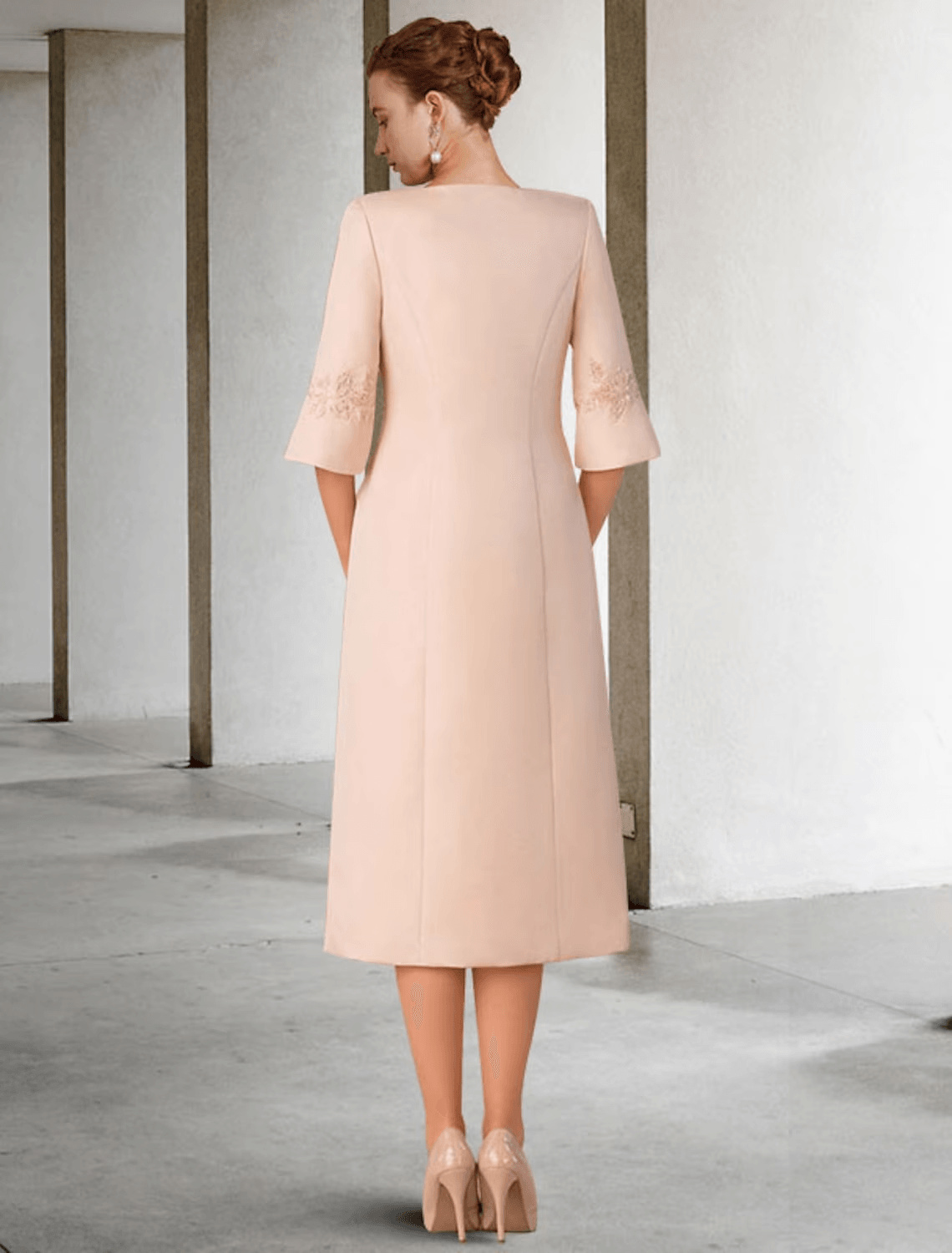 Vestido de mãe da noiva de duas peças, estilo coluna, elegante, com decote em V, comprimento até ao joelho, renda, chiffon elástico, manga curta, com aplicações, drapeado lateral