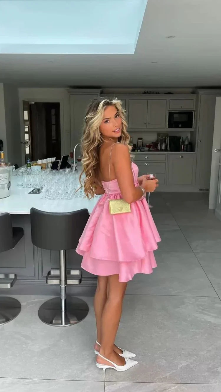 Vestido corto sin tirantes rosa adorable para el baile de bienvenida Vestido rosa con capas Y1853