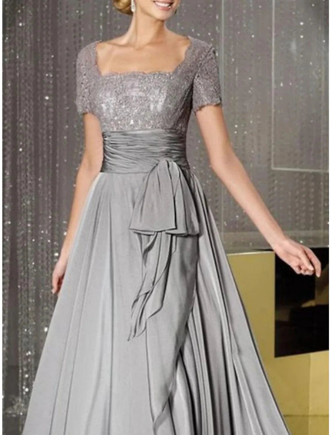 Vestido/coluna de corte direito para mãe da noiva, convidada de casamento, elegante, com brilho e decote quadrado, comprimento até ao chão, chiffon, renda, manga curta com faixa/fita, pregas