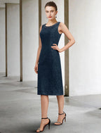 Vestido de mãe da noiva de duas peças, estilo coluna, plus size, elegante, decote em joia, comprimento até ao joelho, chiffon, renda, sem mangas, com aplicações de missangas, outono