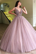 Stupendo Abito da Ballo Lungo in Tulle con Scollo a V e Perline