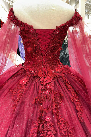 Ballkleid mit Cape-Ärmeln und Applikation von Elizabeth K GL3181