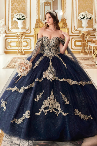 Glitzerndes Ballkleid mit Cape-Ärmeln und Applikation von Ladivine 15711