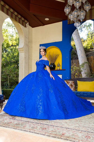 Schulterfreies Ballkleid mit Applikation von Cinderella Couture 8045J
