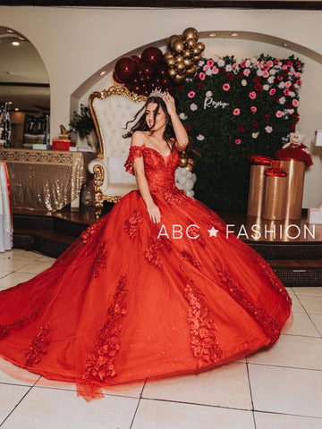 Schulterfreies Ballkleid mit Applikation von Cinderella Couture 8045J