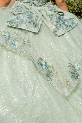 Schulterfreies Ballkleid mit Applikation von Cinderella Couture 8089J