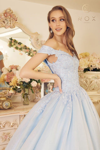 Ballkleid mit Applikation und schulterfreiem Schnitt von Nox Anabel CU1193