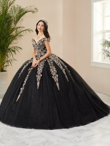 Vestido de quinceanera com aplicações e ombros à mostra da Fiesta Gowns 56400
