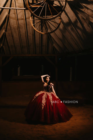Quinceanera-Kleid mit Applikation und schulterfreiem Abschluss von Fiesta Gowns 56400 (Größe 18–26)