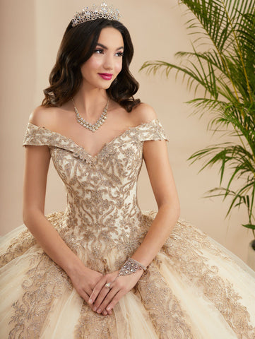 Quinceanera-Kleid mit Applikation und schulterfreiem Schnitt von Fiesta Gowns 56400 (Größe 28–30)
