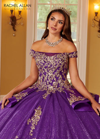 Vestido de quinceanera com aplicações e ombros à mostra de Rachel Allan RQ2162