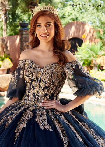 Quinceanera-Kleid mit Puffärmeln und Applikation von Rachel Allan RQ1110