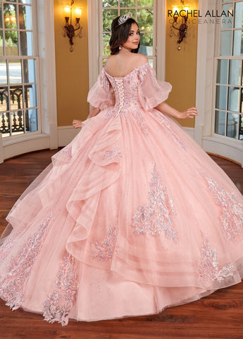 Quinceanera-Kleid mit Puffärmeln und Applikation von Rachel Allan RQ1110