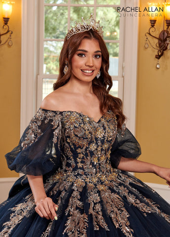 Quinceanera-Kleid mit Puffärmeln und Applikation von Rachel Allan RQ1110
