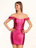 Fuchsiafarbenes Trägerloses Kurzes Satin-Abschlussballkleid
