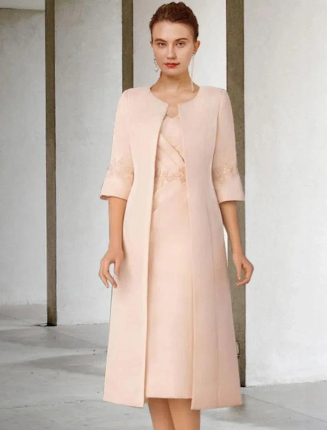 Vestido de mãe da noiva de duas peças, elegante, estilo igreja, inverno, com casaco, manga curta, decote em V, comprimento até ao joelho, renda, chiffon elástico, aplicações, drapeado lateral