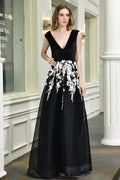 Robe de bal attrayante en ligne A, noire, col en V, applications florales blanches en tulle, robe de fête
