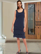 Vestido de mãe da noiva de duas peças, elegante, com decote redondo, comprimento até ao joelho, em chiffon e renda, sem mangas, com folhos e missangas