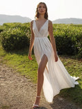 Robe de mariée sexy décontractée Hall avec traîne de cour, ligne A, sans manches, encolure en V, satin avec fente avant, couleur unie