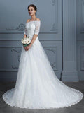 Robe de mariée à traîne de cour, bustier, manches mi-longues brodées de perles, en dentelle
