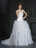 Robe de mariée longue en organza sans bretelles à perles et sans manches en forme de robe de bal