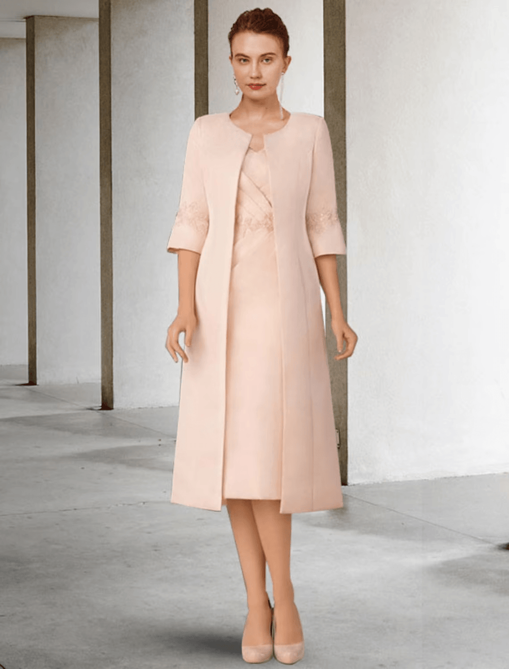 Vestido de mãe da noiva de duas peças, estilo coluna, elegante, com decote em V, comprimento até ao joelho, renda, chiffon elástico, manga curta, com aplicações, drapeado lateral